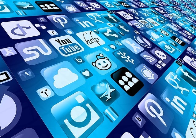 Comment les réseaux sociaux transforment la manière dont nous consommons l'actualité